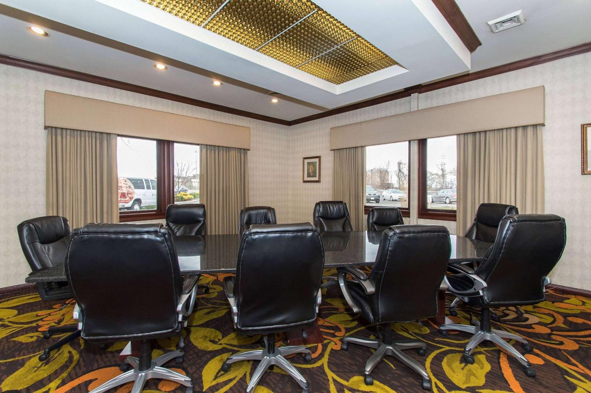 Wyndham Independence Hotel Ngoại thất bức ảnh