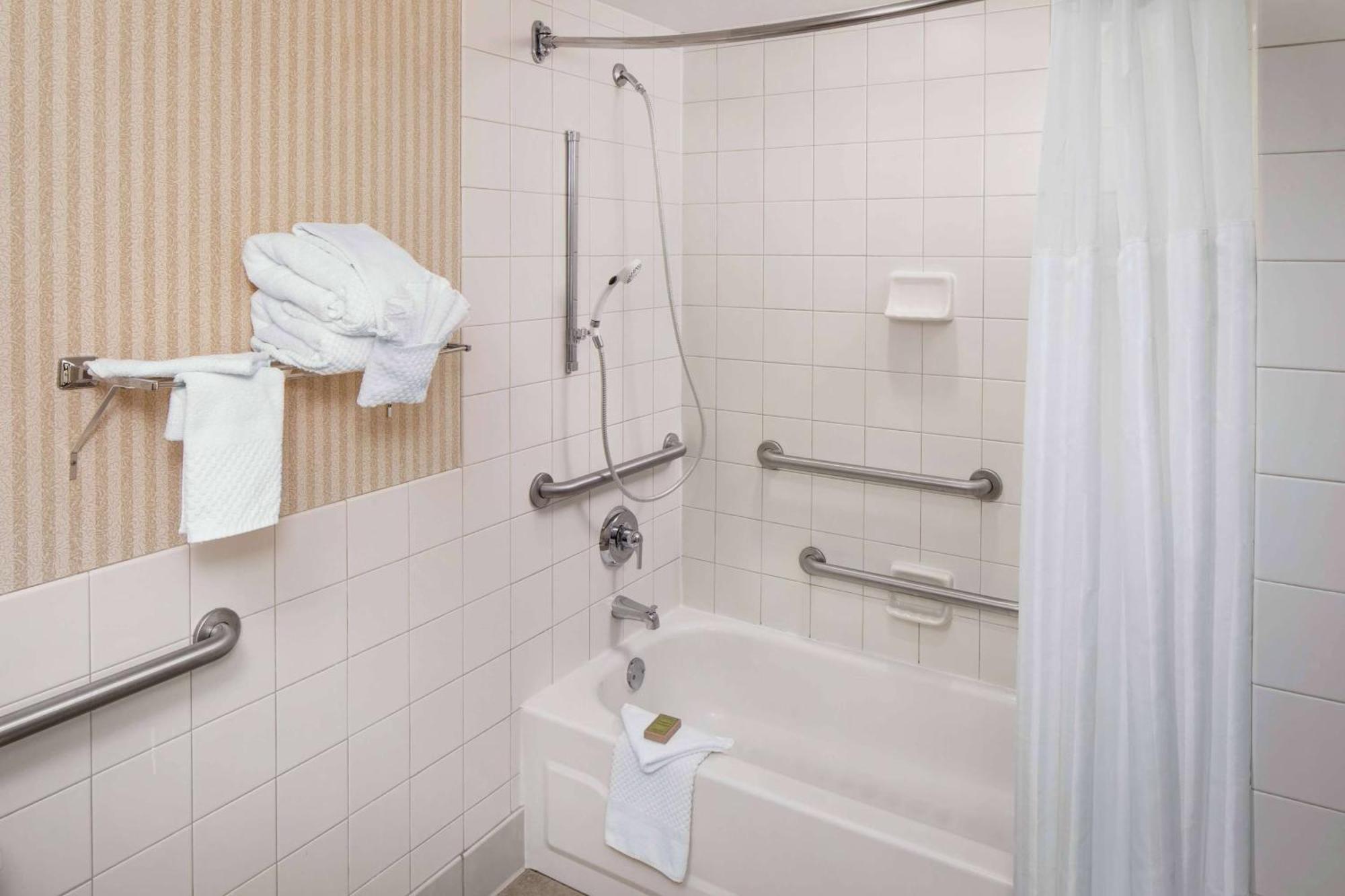 Wyndham Independence Hotel Ngoại thất bức ảnh